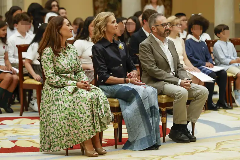 La Infanta Elena, muy contenta en su último acto oficial