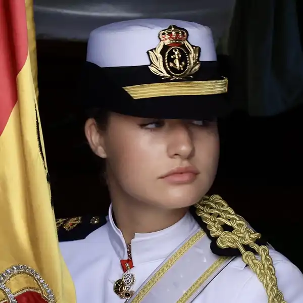 La Princesa Leonor con gesto serio