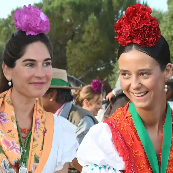 De Victoria Federica a Lourdes Montes: los nuevos y rompedores looks de las famosas a pocas horas del día grande en El Rocío 