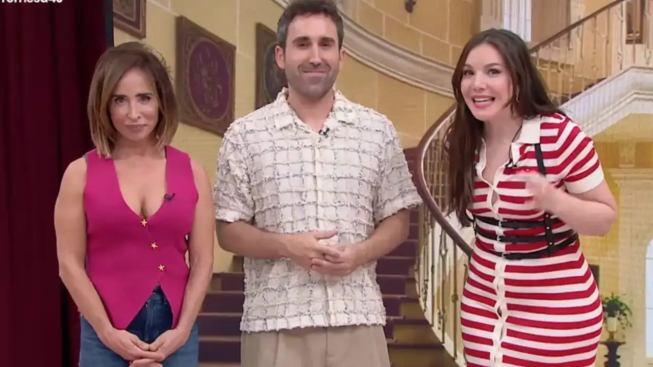 María Patiño, Aitor Albizua e Inés Hernand en 'La familia de la tele'