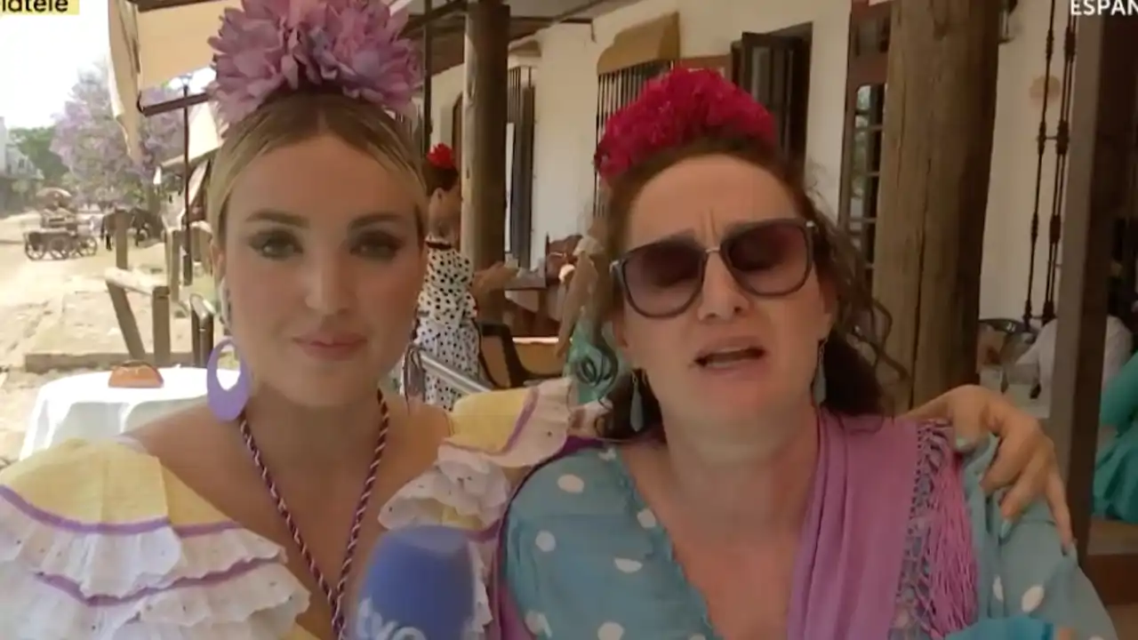 Marta Riesco y Dulce Delapiedra en 'La familia de la tele' 