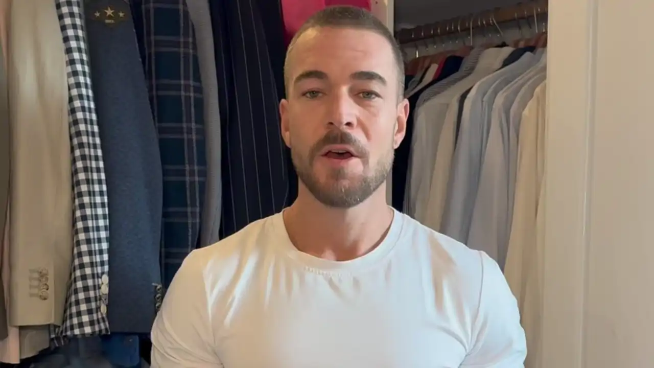 Tony Spina en su vestidor