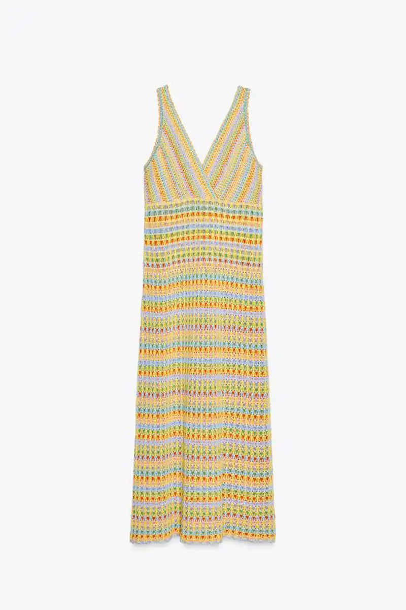 Vestido largo punto crochet de Zara 29,95 euros
