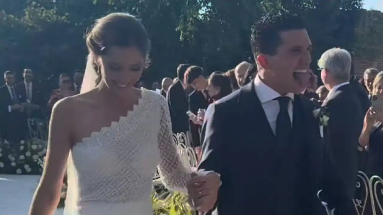 Jaime Lorente y Marta Goenaga en su boda