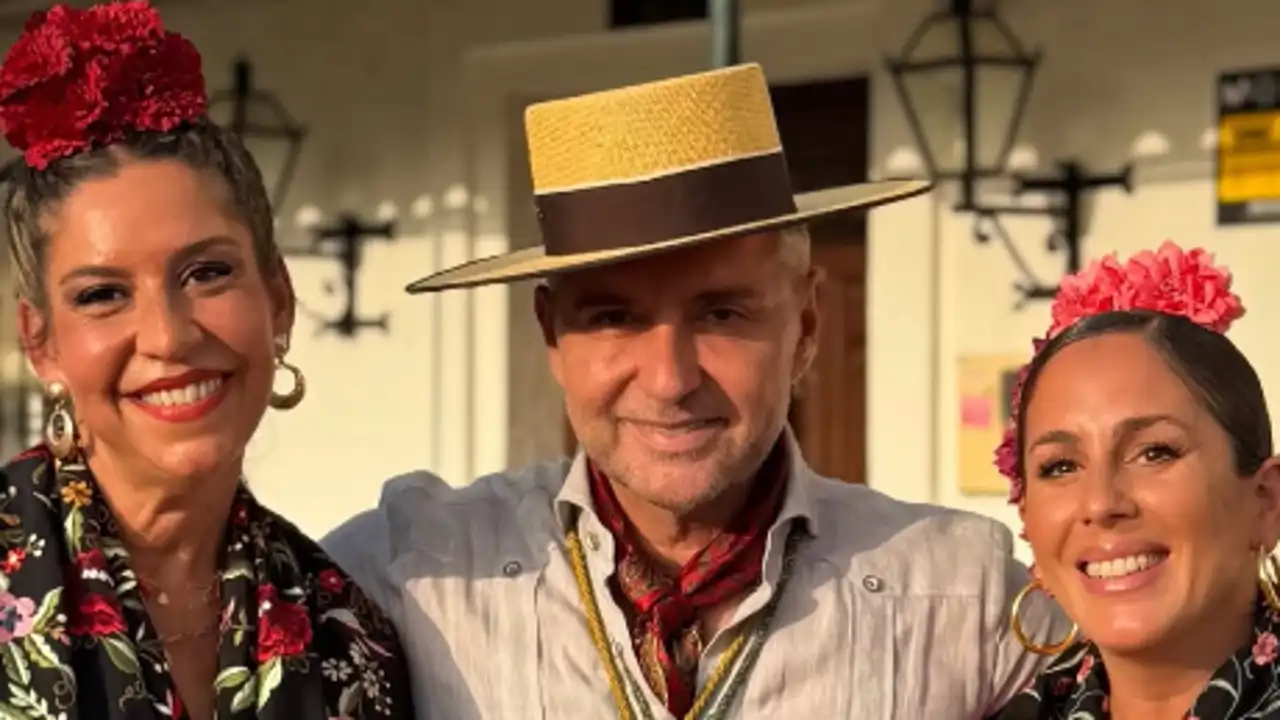 Anabel Gil junto a Anabel Pantoja en El Rocío 