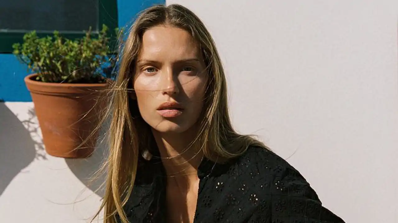 Colas en Zara para comprar las 5 blusas bordadas que las mujeres con estilo no dejan pasar: originales, elegantes y divertidas