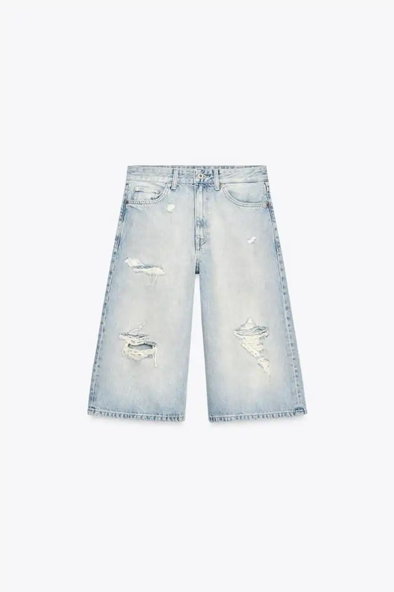 Bermuda jorts denim rotos tiro medio de Zara 29,95 euros