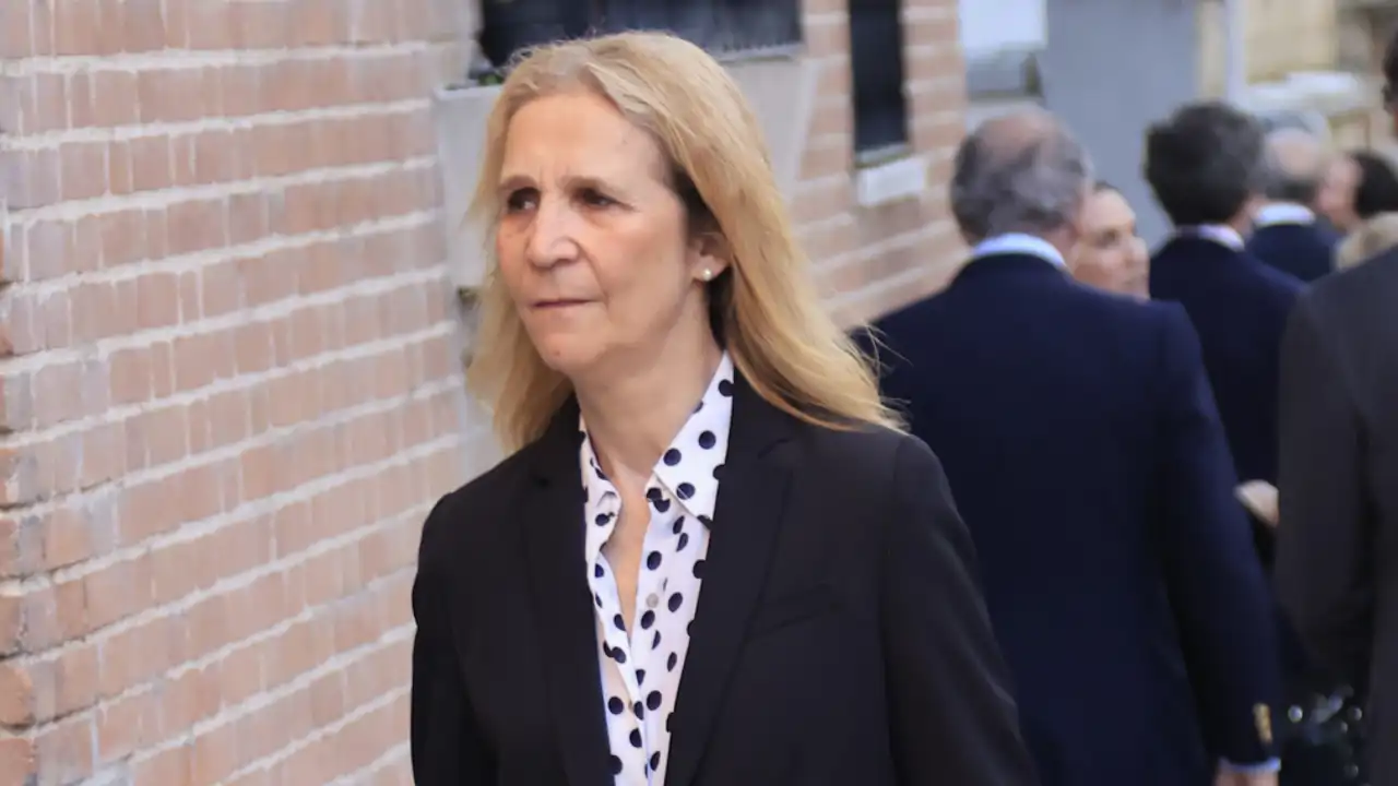 La indiferencia de la Infanta Elena cuando le pregunta por Iñaki Urdangarin 
