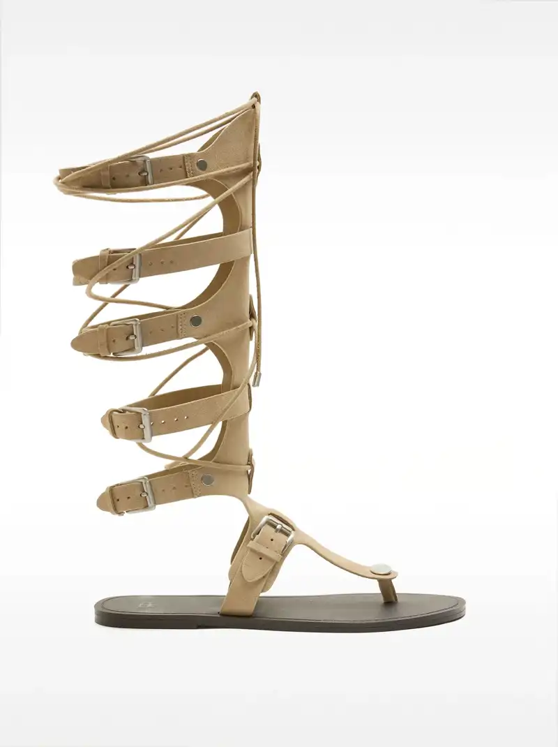 Sandalias gladiadoras de piel de Parfois 69,99 euros