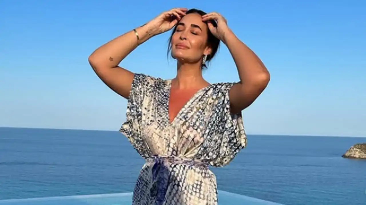 Acaban de llegar a Zara los vestidos perfectos para acertar en tus vacaciones junto al mar: vaporosos, cómodos y con mucho encanto