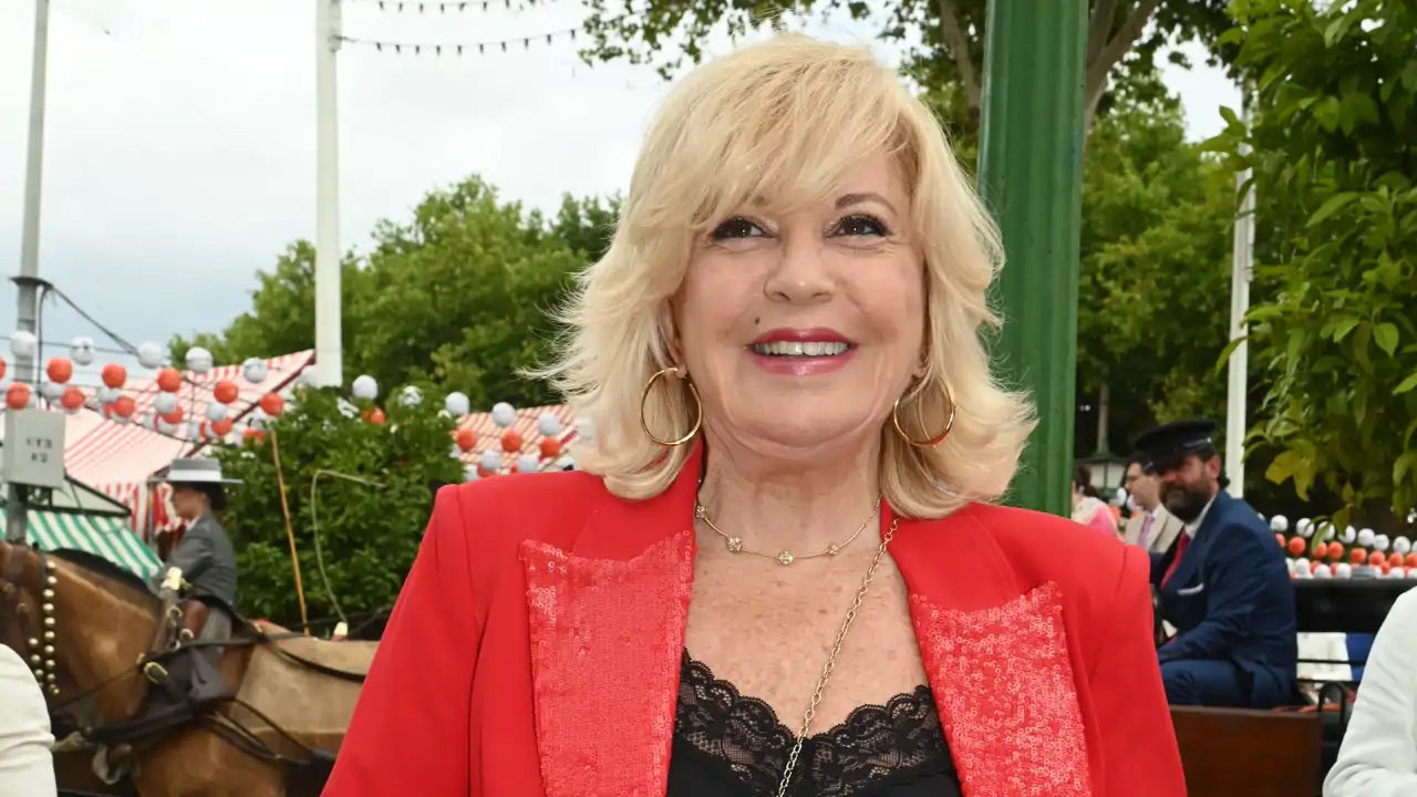Bárbara Rey posa sonriente en la pasada Feria de Abril de Sevilla