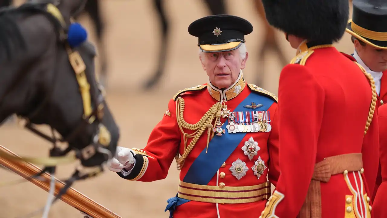 El Rey Carlos III, obligado a romper con años de tradición por su tratamiento contra el cáncer
