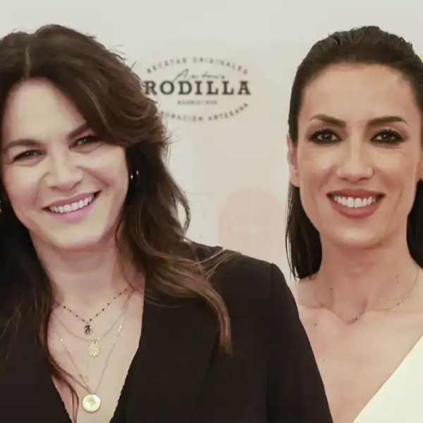 Fabiana Martínez y Patricia Pardo en un photocall