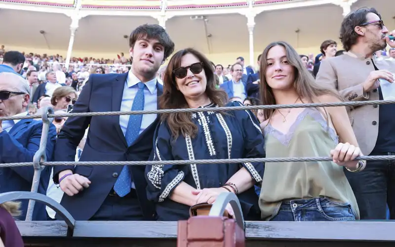 Nuria González y sus dos hijos