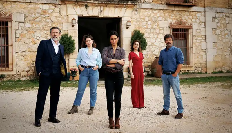 Primera imagen de Rodolfo Sancho en el rodaje de 'Entre Tierras'