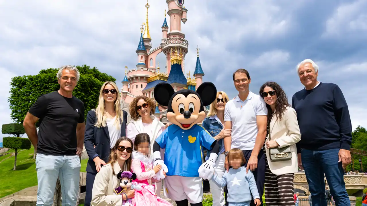 Rafa Nadal regresa a Disneyland Paris con su familia 