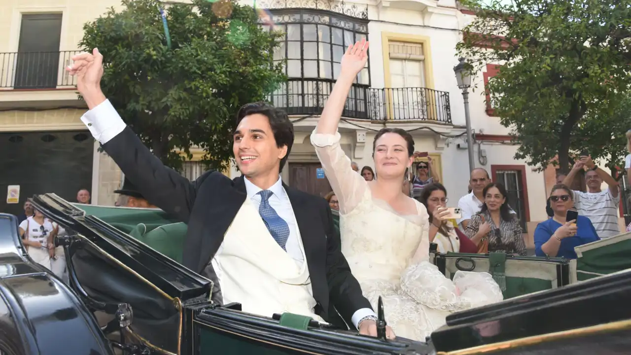 Victoria von Hohenlohe-Langenburg y su marido el día de su boda. 