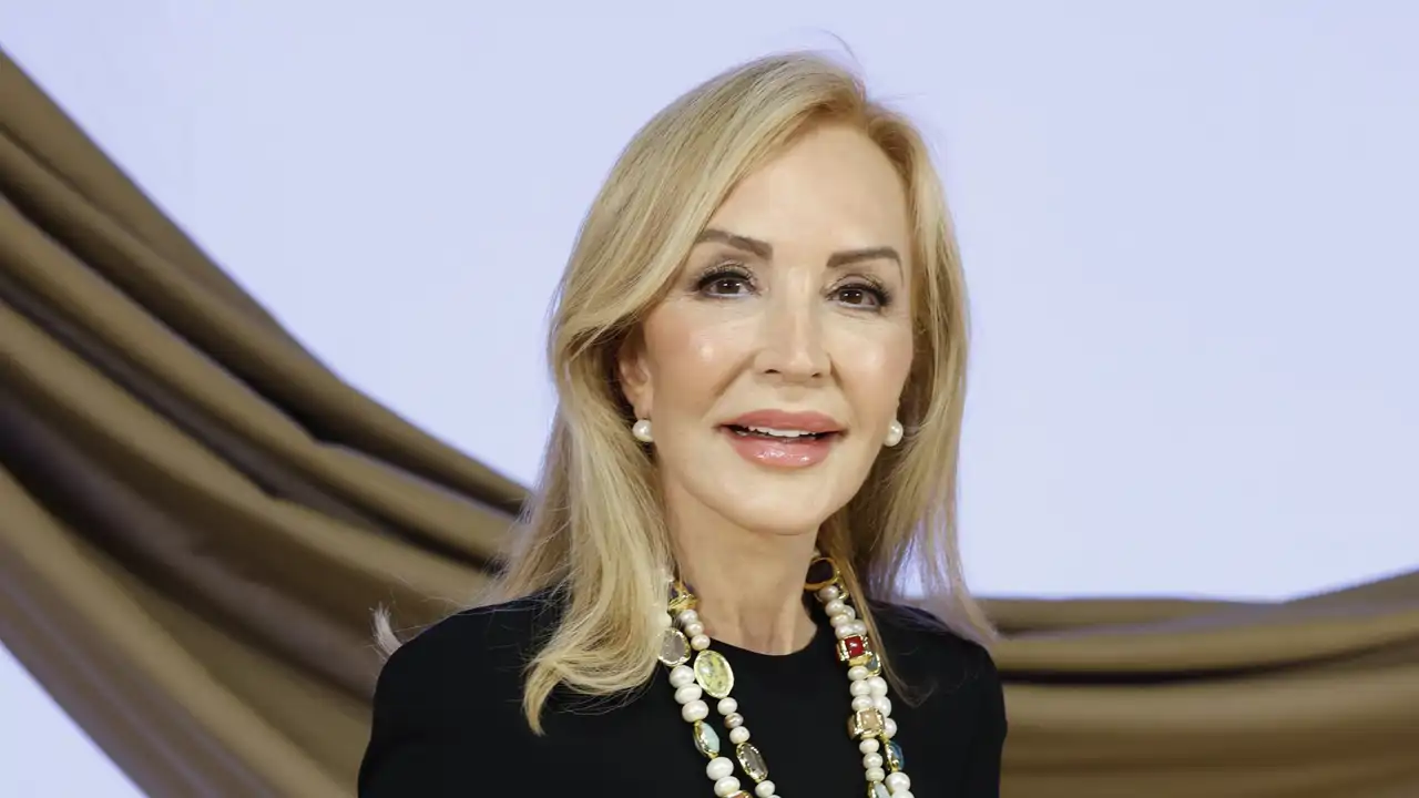 Carmen Lomana