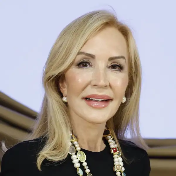 Carmen Lomana