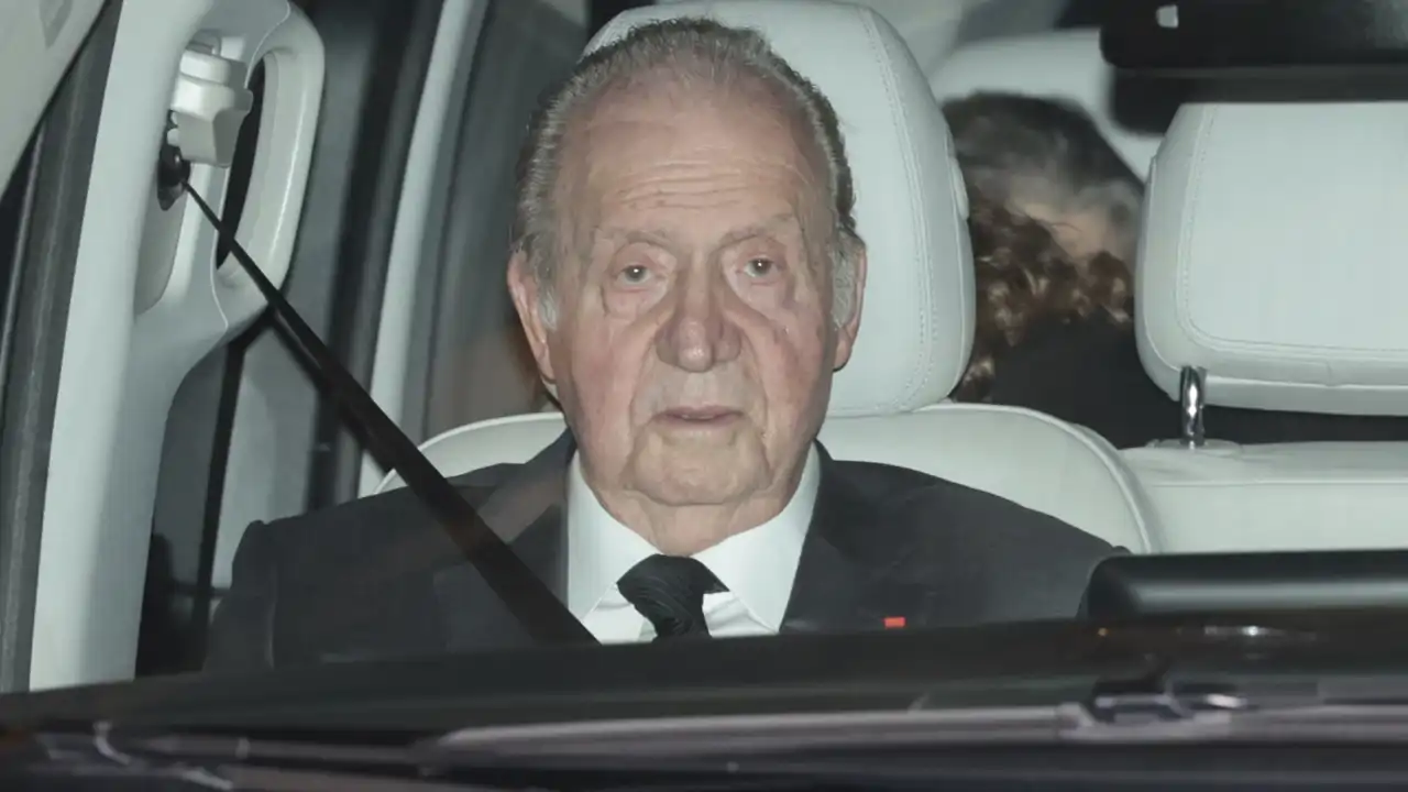 La prensa internacional se hace eco del 'affaire' entre el Rey Juan Carlos y Bárbara Rey: "Su examante revela la verdad en su libro"