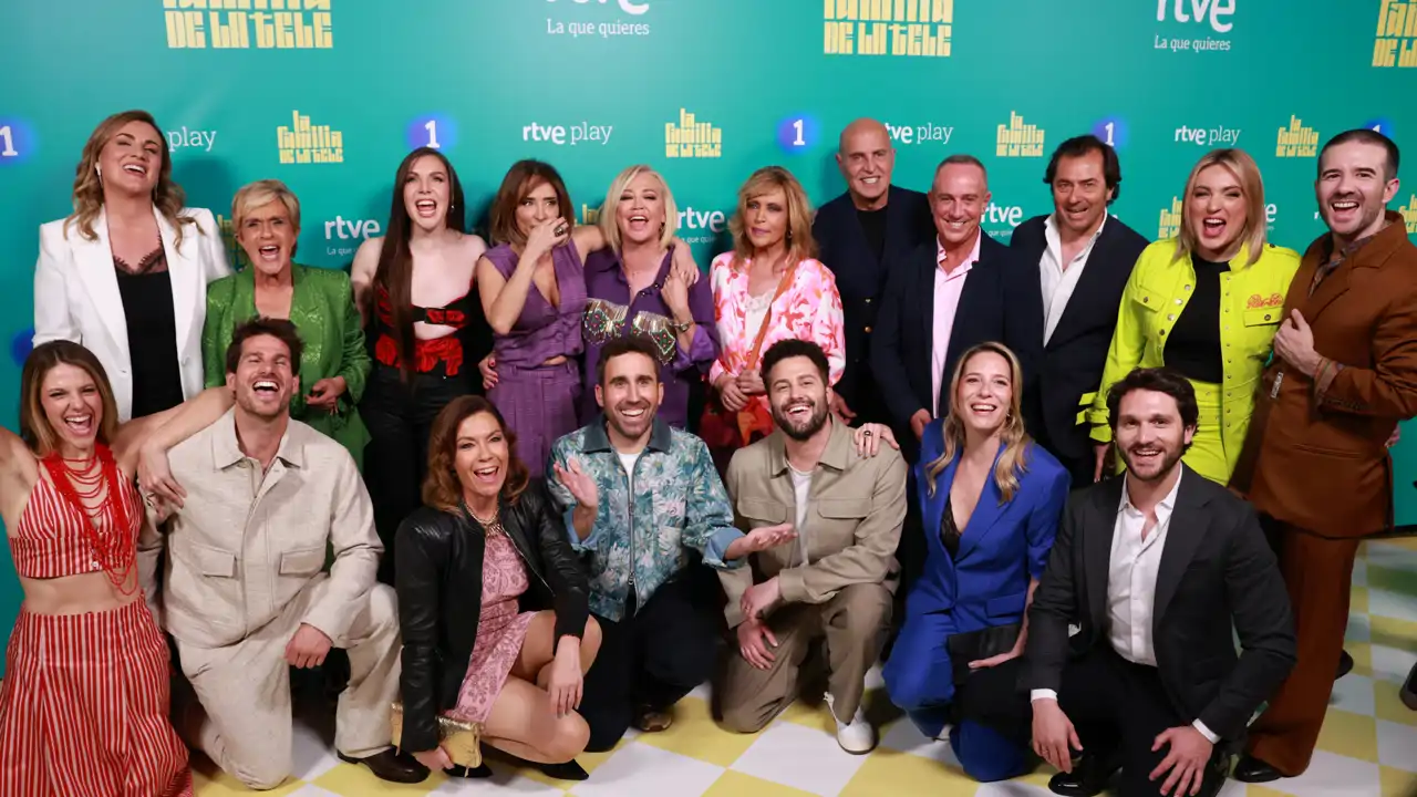 Una fecha y dos formatos: el inesperado detalle que coincide con el fin de 'La familia de la tele' y 'Sálvame'