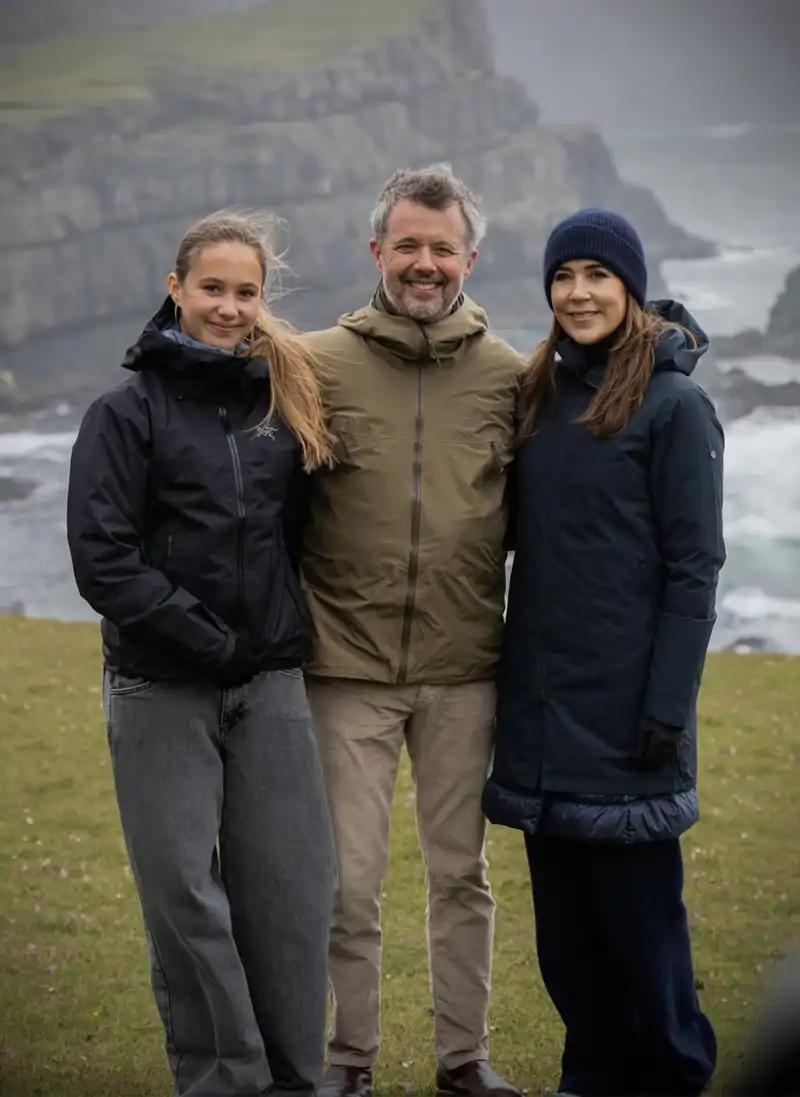 Los reyes Federico y Mary de Dinamarca junto a su hija Josephine