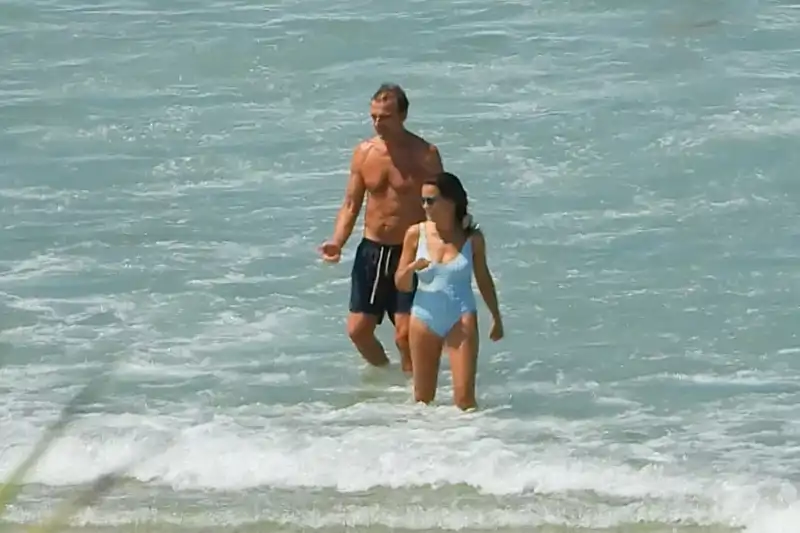 Alessandro Lequio y su mujer, María Palacios, durante sus vacaciones en Galicia