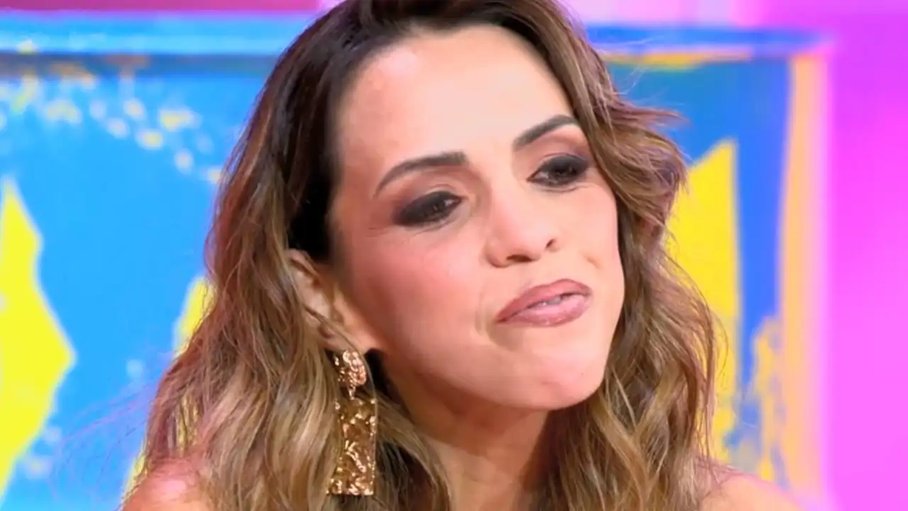 Paola Olmedo sufre un ‘tierra, trágame’ en directo con la llamada de su ex: “¿Te tengo bloqueado?”