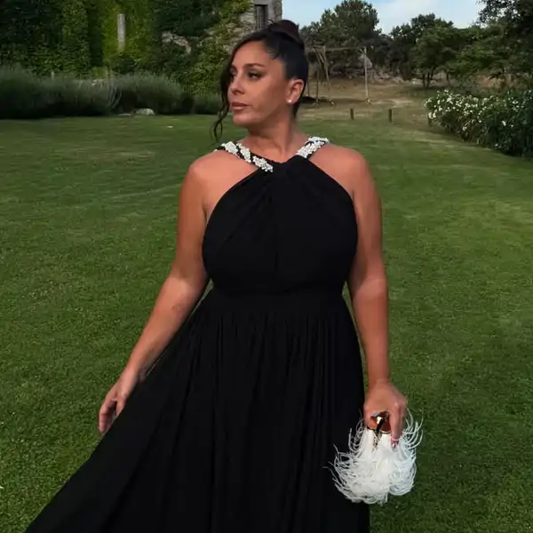 Anabel Pantoja, entre lágrimas, responde alto y claro a las críticas por su look en la boda de Susana Molina: "Habéis conseguido hacerme daño"