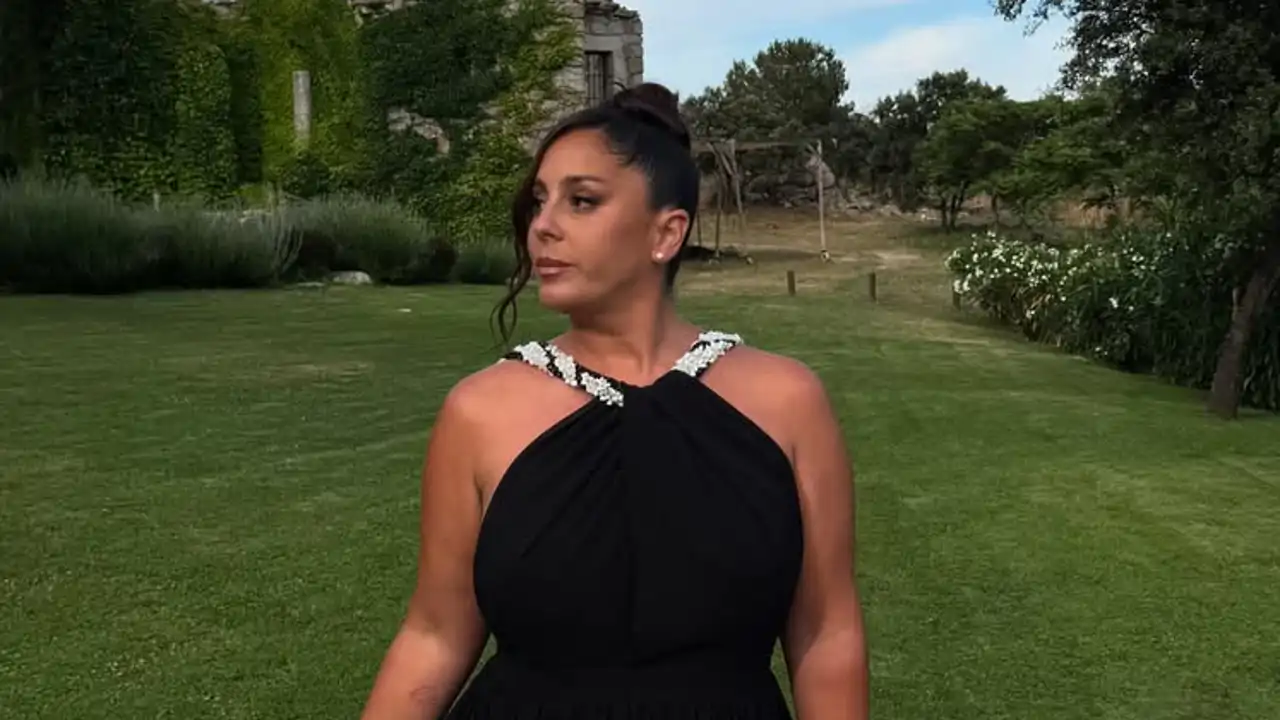 Anabel Pantoja, entre lágrimas, responde a las críticas por su look en la boda de Susana Molina: "Habéis conseguido hacerme daño"