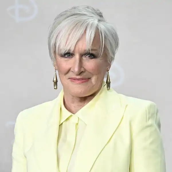 Glen Close (78 años): "Tengo su crema limpiadora de pepino y la cosa amarilla que te pones después"