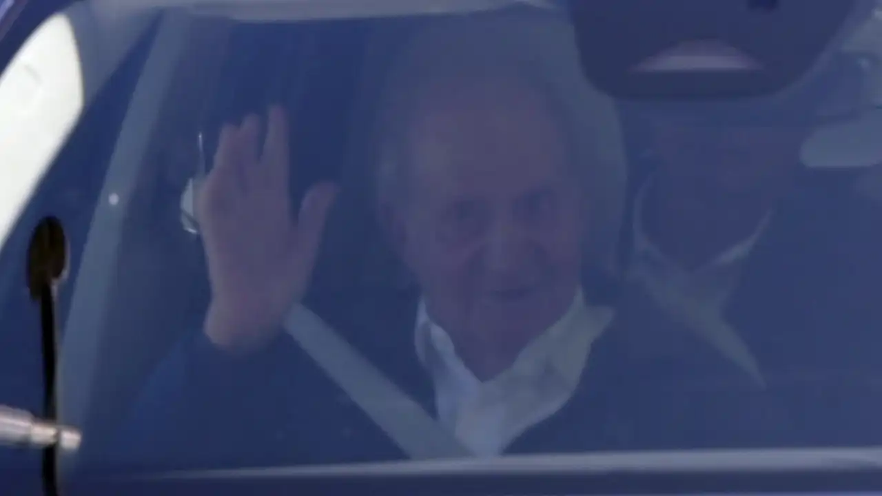 Entramos en el jet privado en el que ha volado el Rey Juan Carlos a Vigo: hasta 8 pasajeros y con cocina completamente equipada