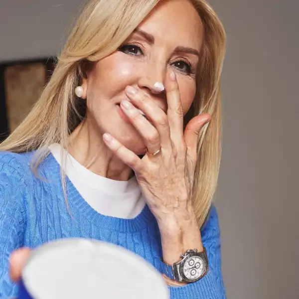 Carmen Lomana