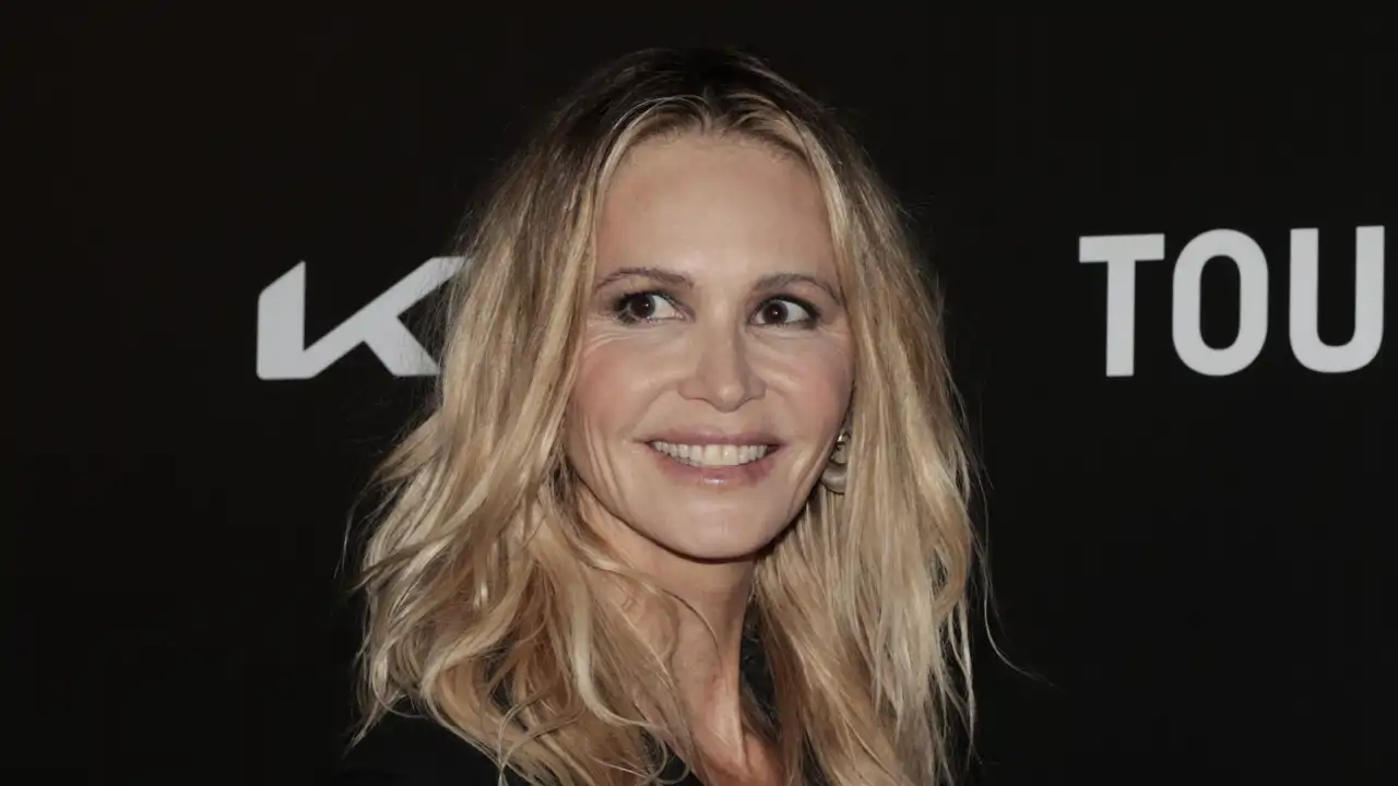 Elle Macpherson (61 años), sobre su rutina 'beauty': “En verano, muchas veces salgo con el cabello húmedo con un tratamiento puesto"