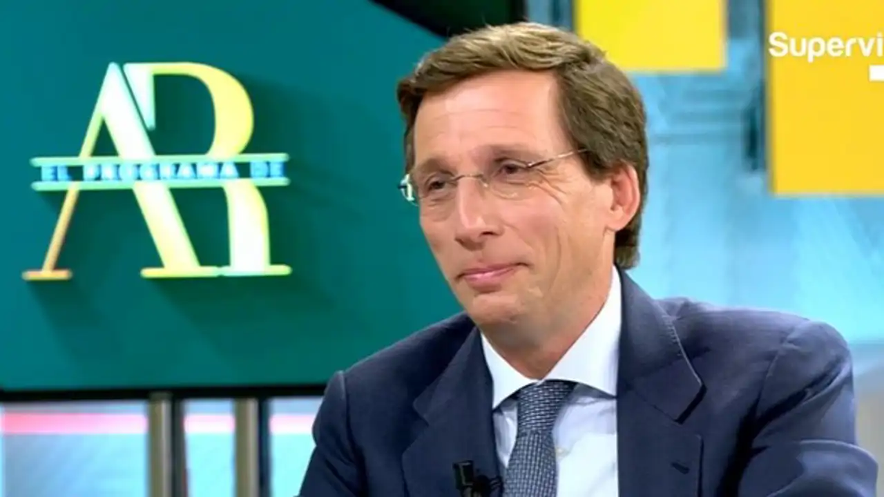 José Luis Martínez-Almeida se sincera en directo sobre su inminente paternidad: "Ser padre a los 50 también tiene una serie de ventajas"