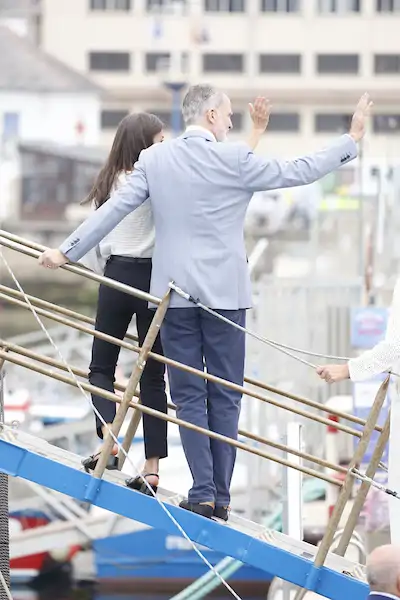 Una visita al barco museo atracado en el muelle viejo