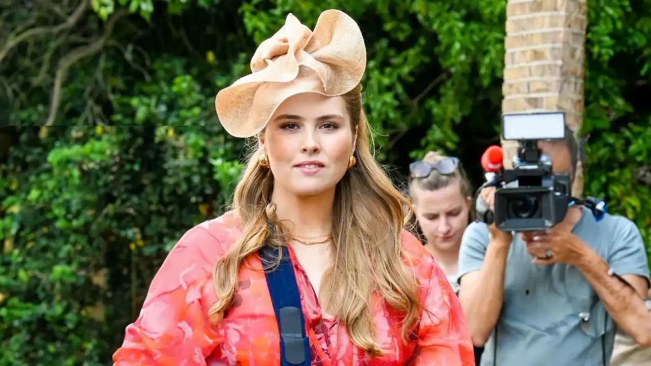 Amalia de Holanda reaparece lesionada, pero con el vestido de gasa y el tocado que copiarán las madrinas de boda más clásicas