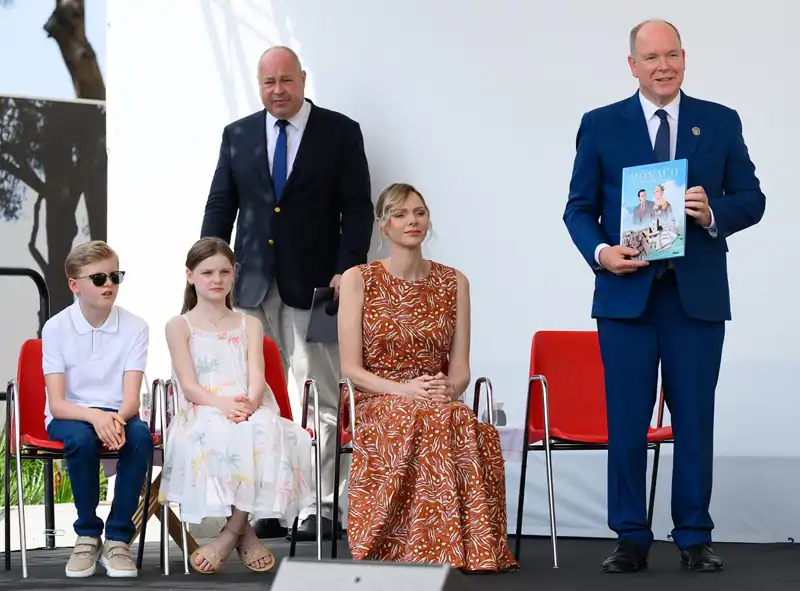 La princesa Charlène ejerce de perfecta consorte y madre de familia