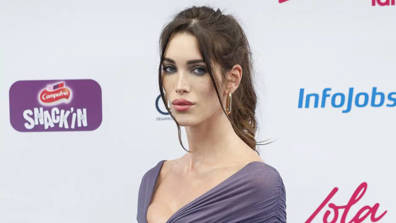 Marta López Álamo posa durante un photocall