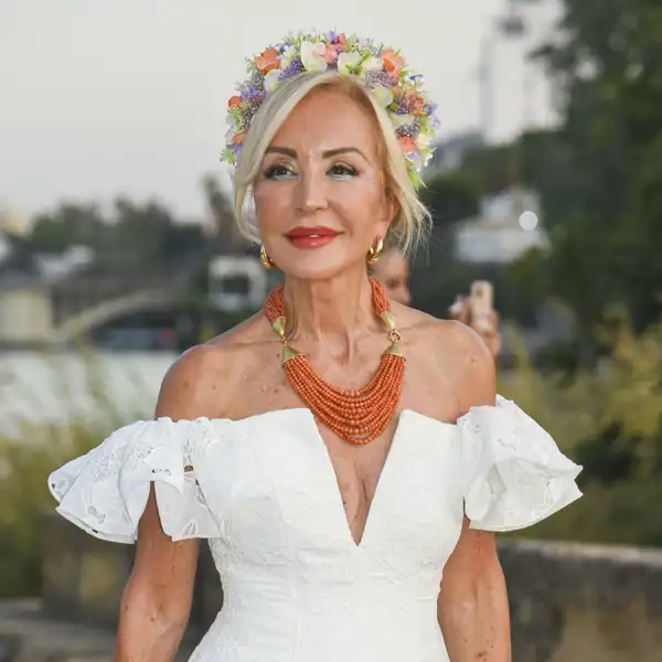 Carmen Lomana