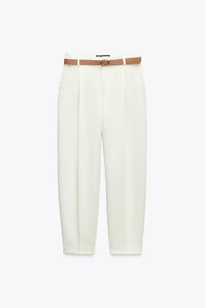 Pantalón pinzas cinturón de Zara 27,95 euros