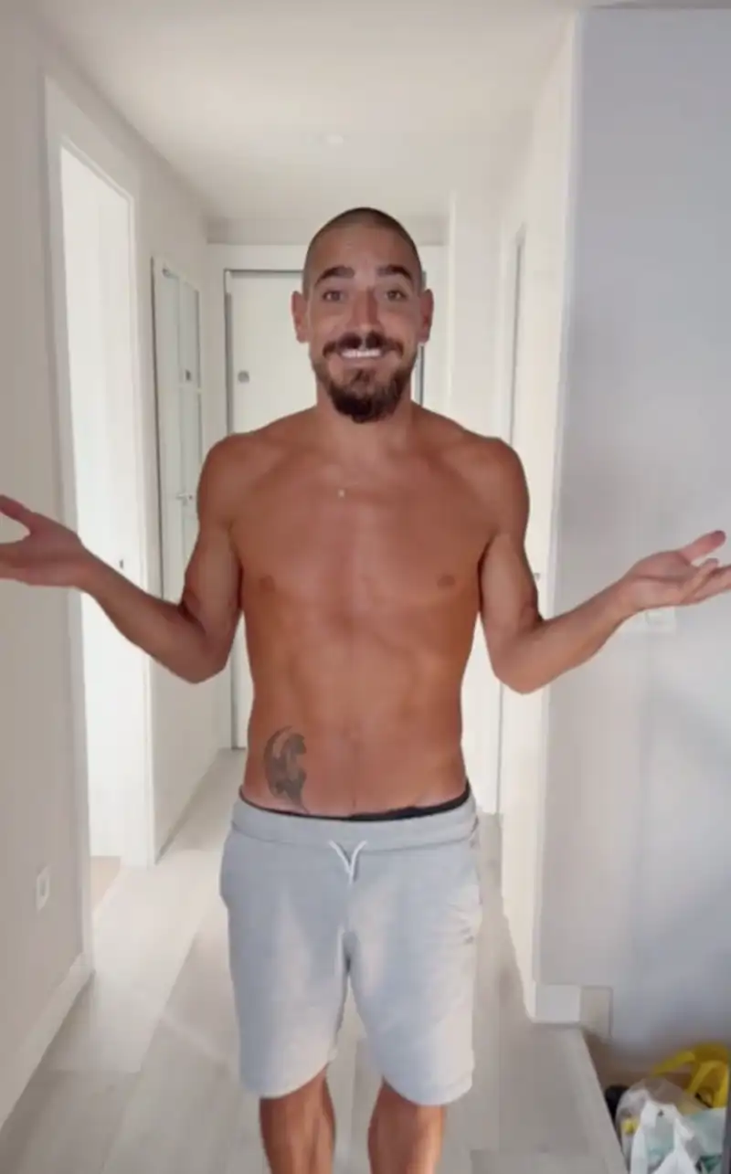 Damián Quintero en su casa