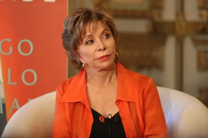 Isabel Allende, foto de archivo tomada en 2019