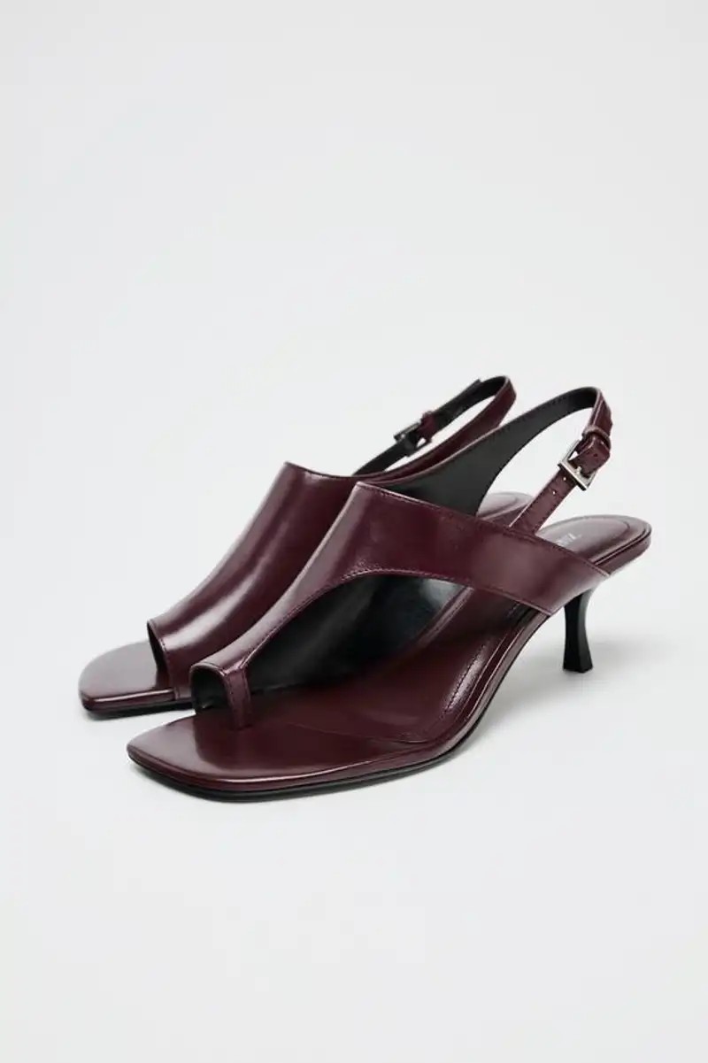 Sandalias tacón piel de Zara 49,95 euros