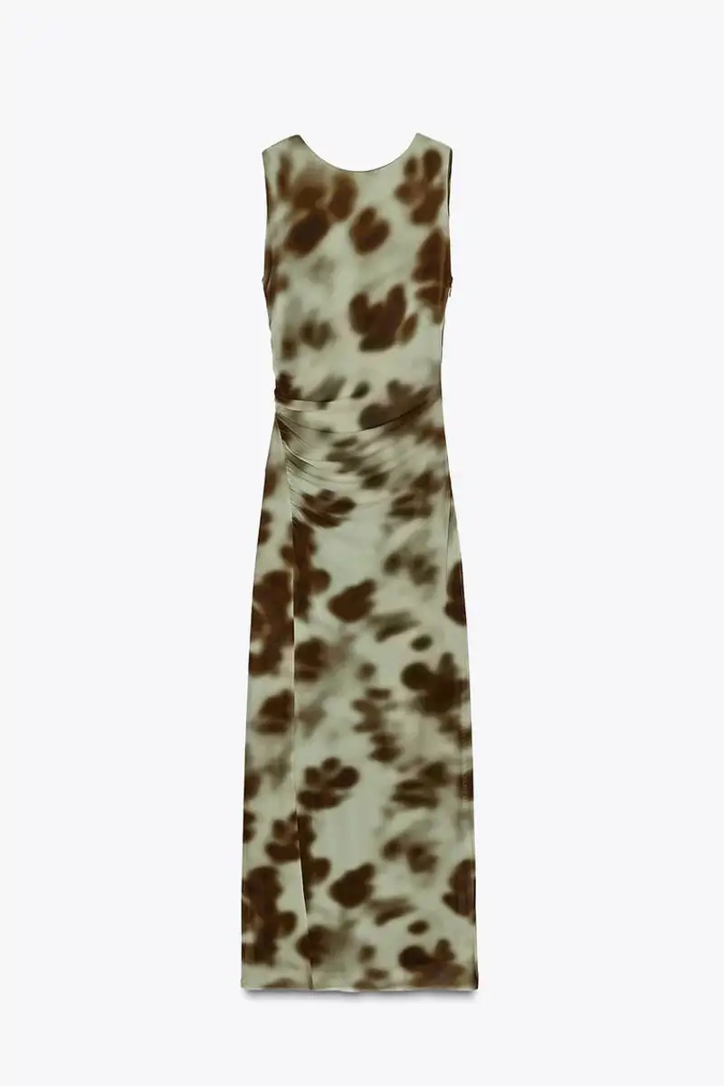 Vestido midi estampado drapeado de Zara 29,95 euros