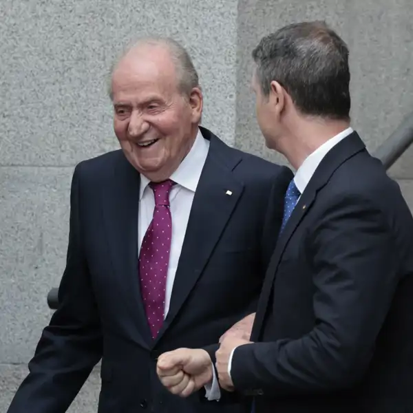 El rey Juan Carlos durante la boda de José Luis Martínez Almeida y Teresa Urquijo
