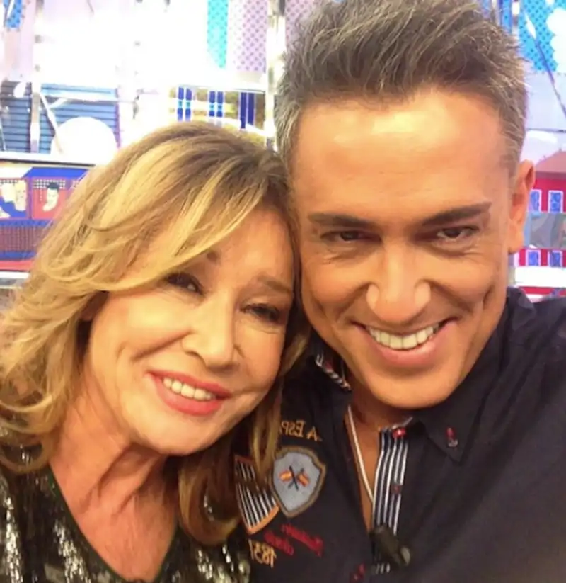 Esta es una de las fotos favoritas de Kiko. Sonrientes y felices en el plató de 'Sálvame' donde compartieron tardes catorce años de sus vidas.