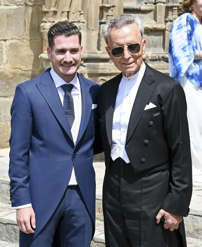 Gloria Camila arrasa en la boda de su primo con el vestido de invitada más favorecedor: fresquito, elegante y en tendencia