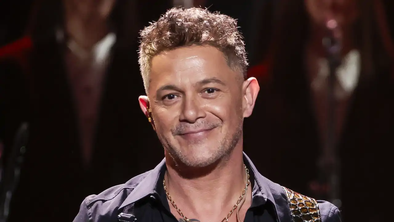 Alejandro Sanz con gesto sonriente