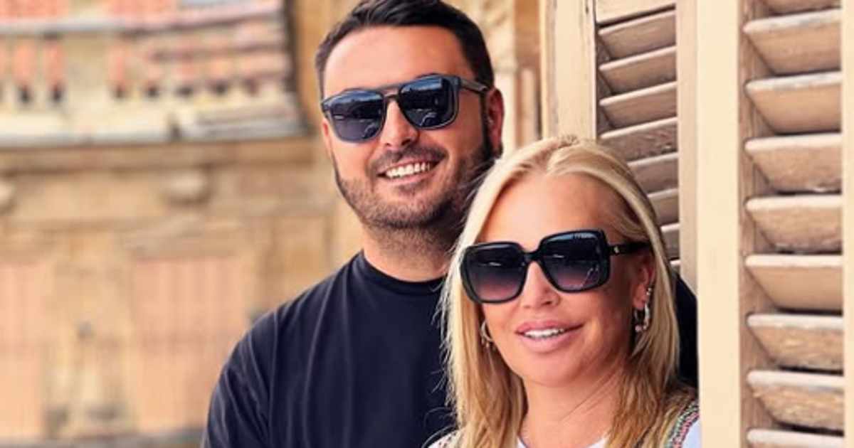 Belén Esteban y Miguel Marcos, más enamorados que nunca en su sexto aniversario de boda: "Lo vamos a celebrar por todo lo alto"